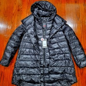 TUMI Ladies Medium Puffer Jacket BRAND NEW with TAGS!! Retails for $395